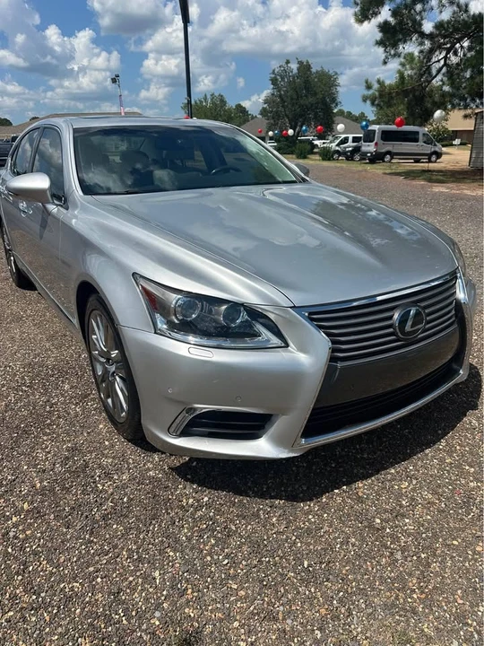 2017 Lexus LS 4th Gen - Image 4 of 8