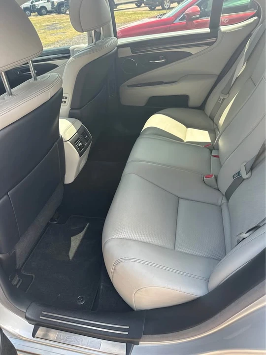 2017 Lexus LS 4th Gen - Image 7 of 8