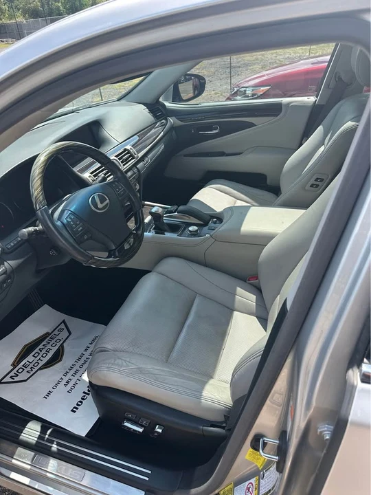 2017 Lexus LS 4th Gen - Image 6 of 8