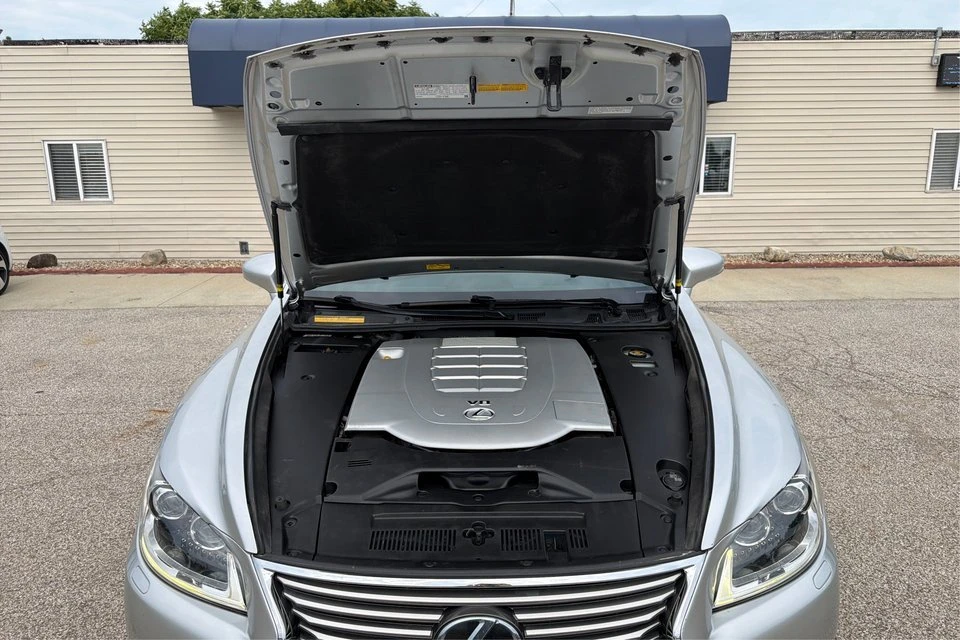 2017 Lexus LS 4th Gen - Image 11 of 20