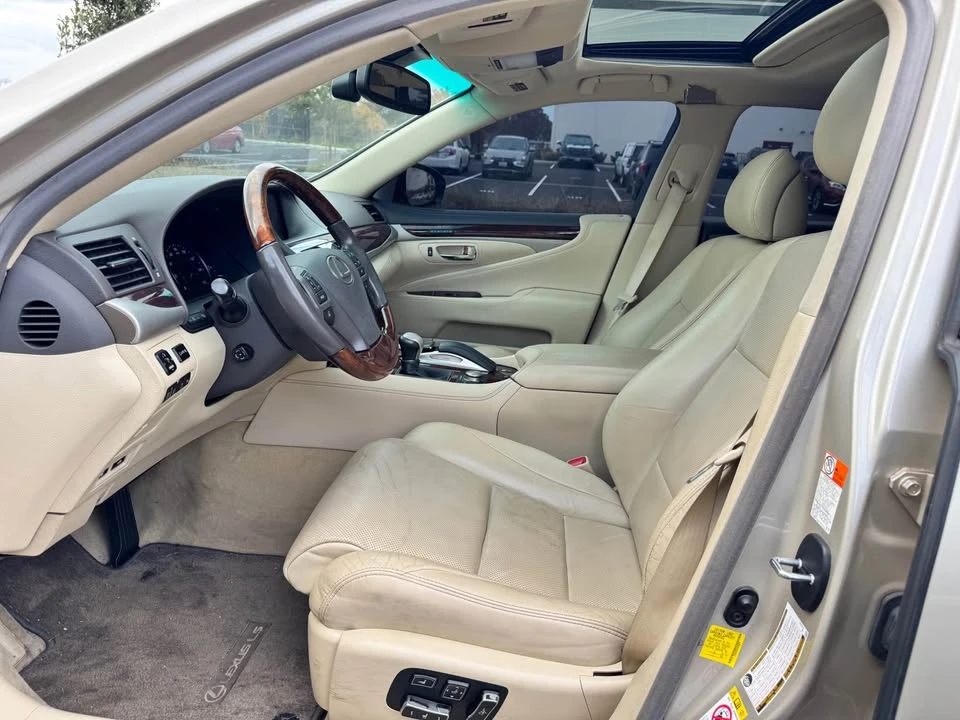 2017 Lexus LS 4th Gen - Image 10 of 14