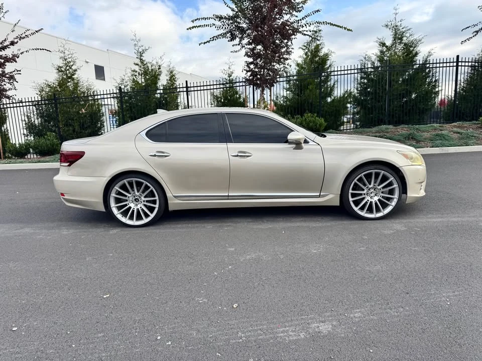 2017 Lexus LS 4th Gen - Image 5 of 14