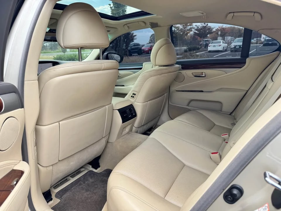 2017 Lexus LS 4th Gen - Image 9 of 14