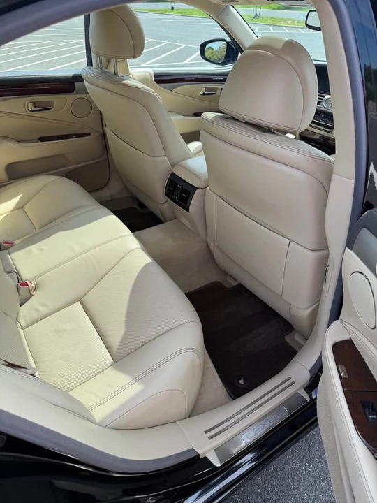 2017 Lexus LS 4th Gen - Image 12 of 13