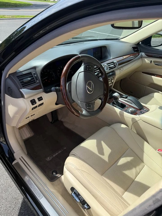 2017 Lexus LS 4th Gen - Image 9 of 13