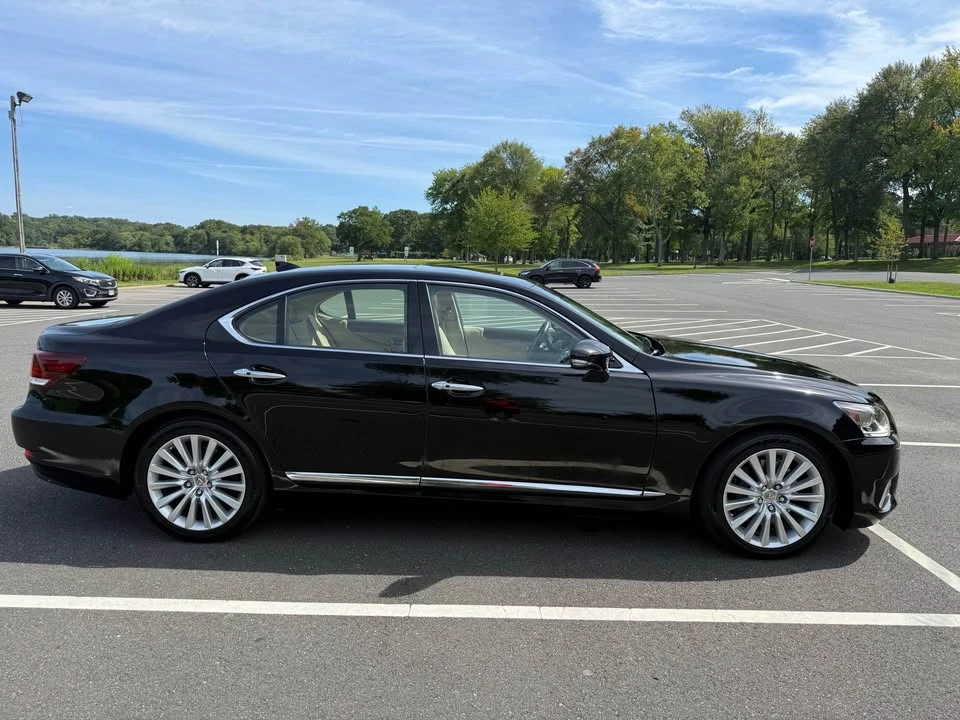 2017 Lexus LS 4th Gen - Image 6 of 13