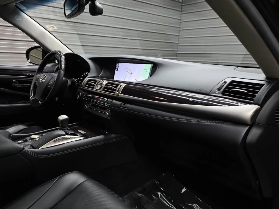 2017 Lexus LS 4th Gen - Image 11 of 18
