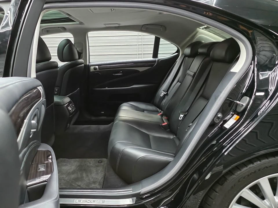 2017 Lexus LS 4th Gen - Image 15 of 18