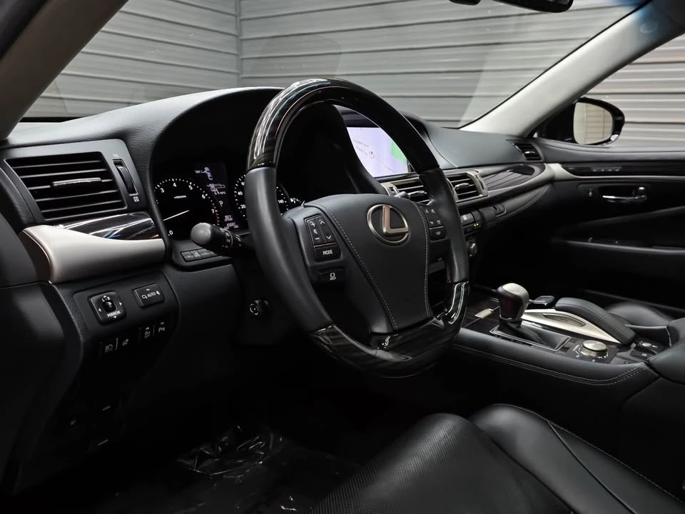 2017 Lexus LS 4th Gen - Image 9 of 18
