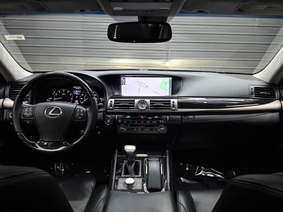 2017 Lexus LS 4th Gen - Image 10 of 18