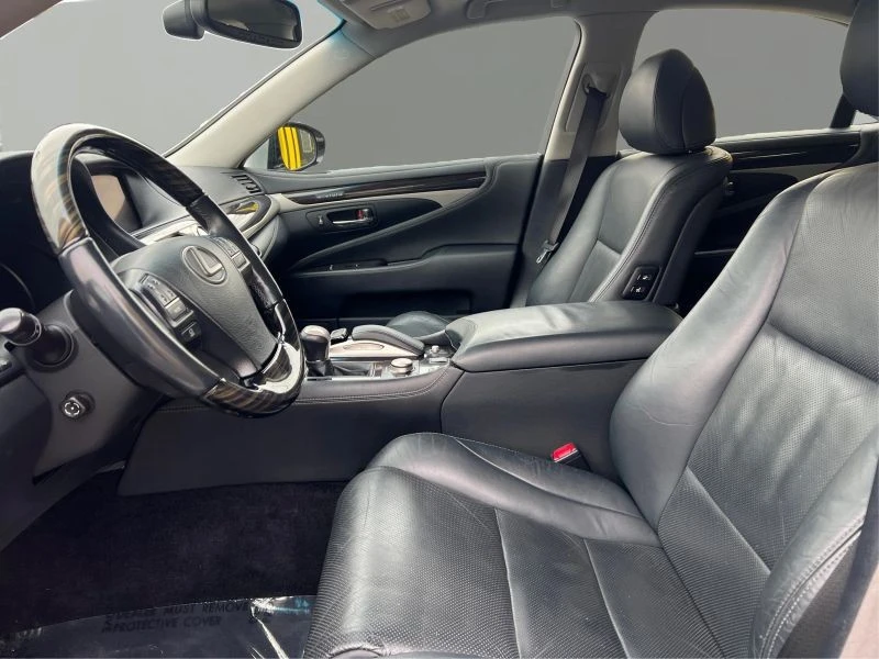 2017 Lexus LS 4th Gen - Image 9 of 12