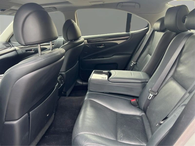 2017 Lexus LS 4th Gen - Image 10 of 12