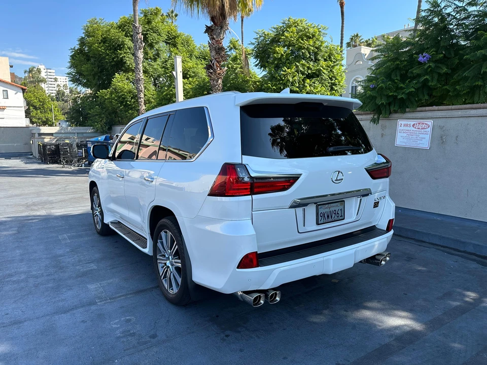 2017 Lexus LX 3rd Gen - Image 8 of 31