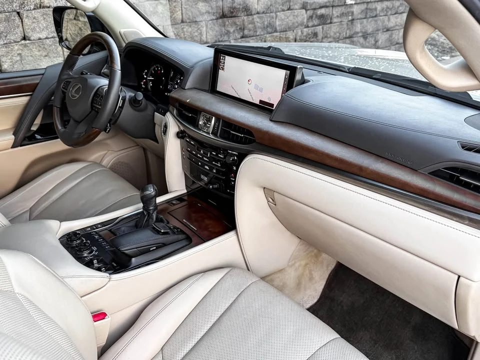 2017 Lexus LX 4th Gen - Image 18 of 20