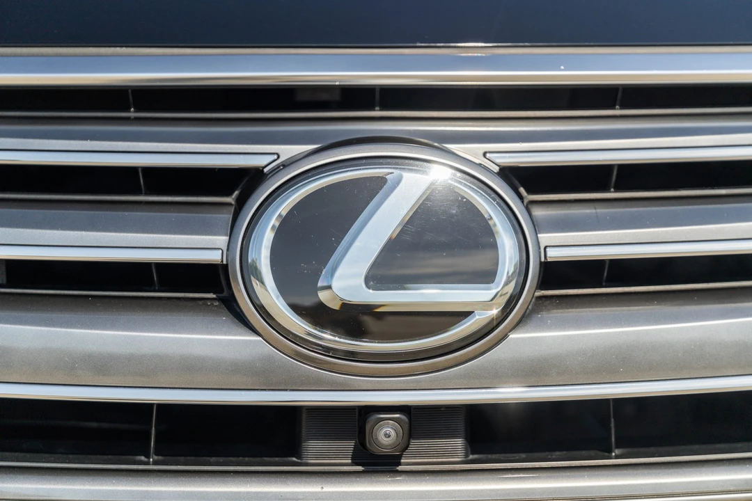 2017 Lexus LX 4th Gen - Image 21 of 31