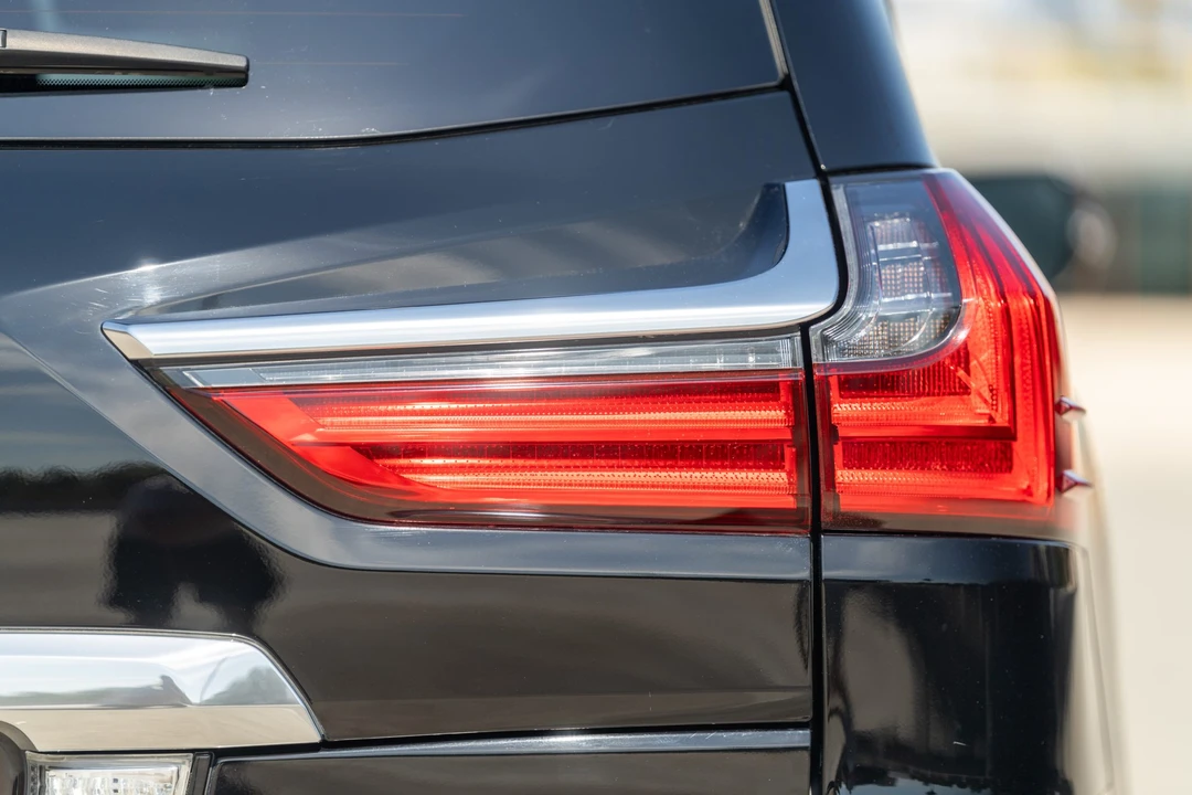2017 Lexus LX 4th Gen - Image 19 of 31