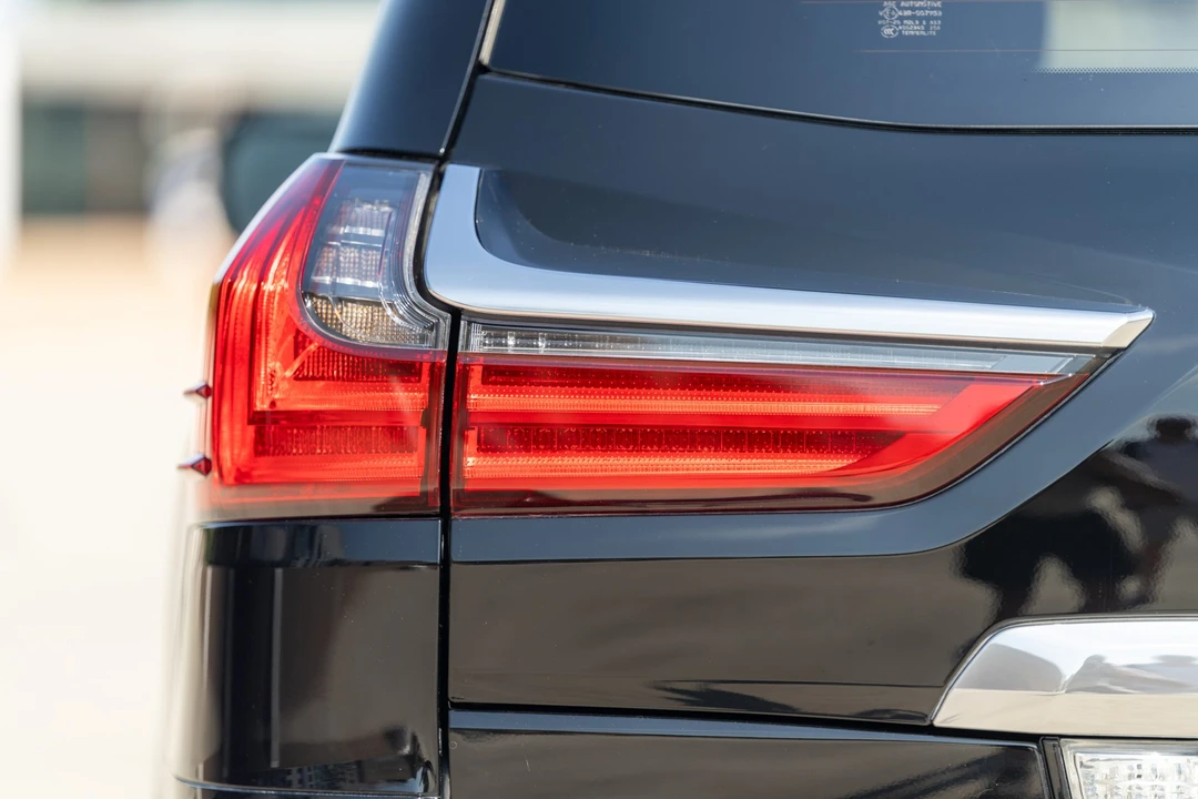 2017 Lexus LX 4th Gen - Image 18 of 31