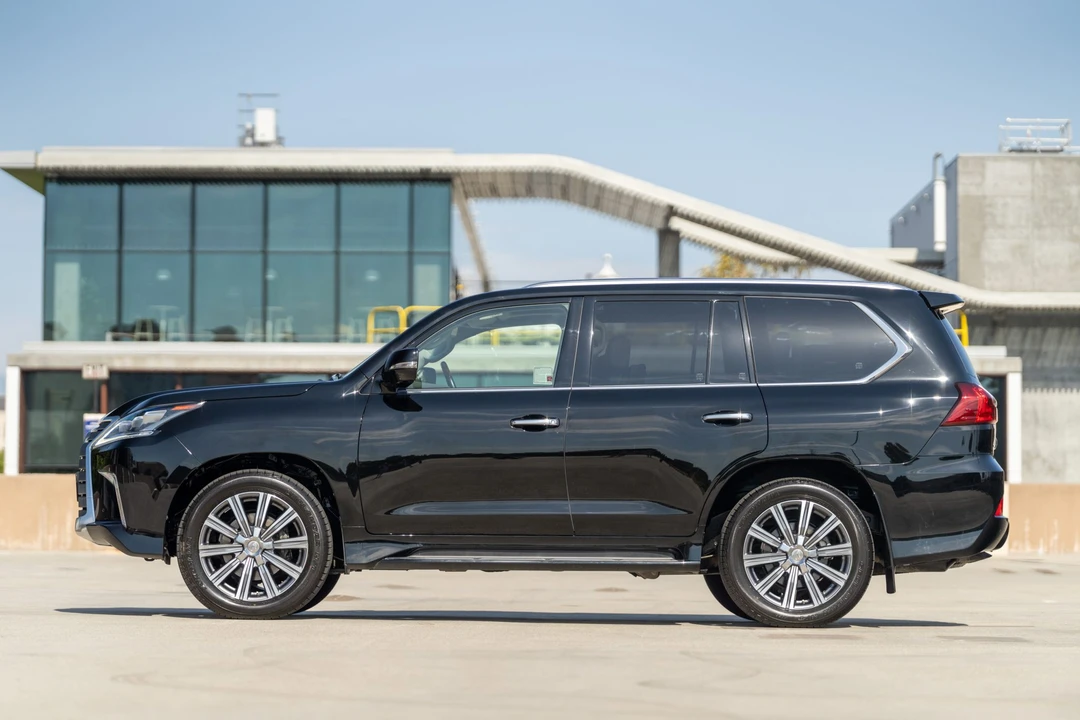 2017 Lexus LX 4th Gen - Image 9 of 31