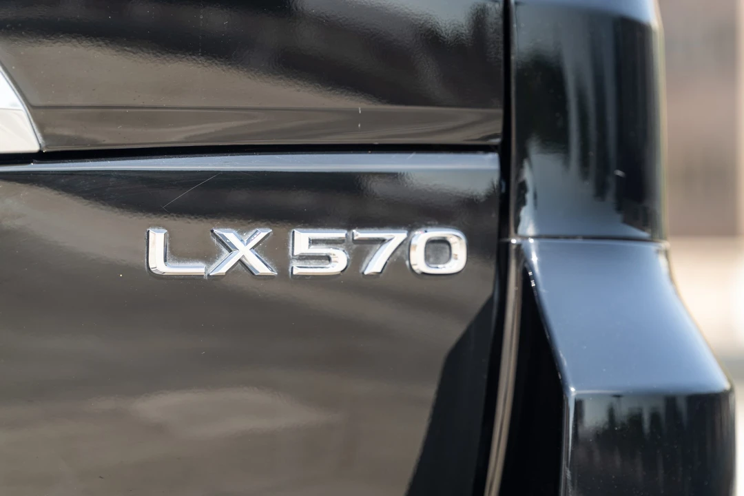 2017 Lexus LX 4th Gen - Image 24 of 31