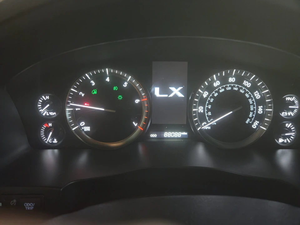 2017 Lexus LX 3rd Gen - Image 18 of 31