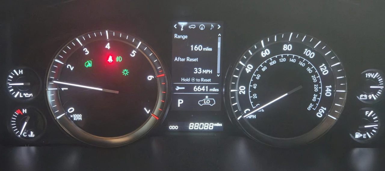2017 Lexus LX 3rd Gen - Image 19 of 31