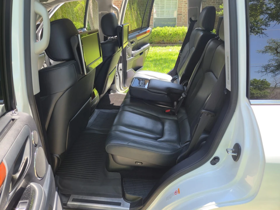 2017 Lexus LX 3rd Gen - Image 29 of 31