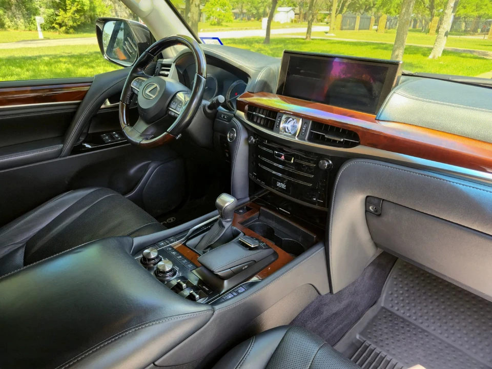 2017 Lexus LX 3rd Gen - Image 26 of 31