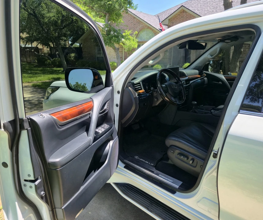 2017 Lexus LX 3rd Gen - Image 11 of 31