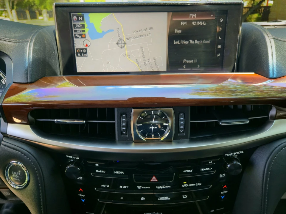 2017 Lexus LX 3rd Gen - Image 23 of 31