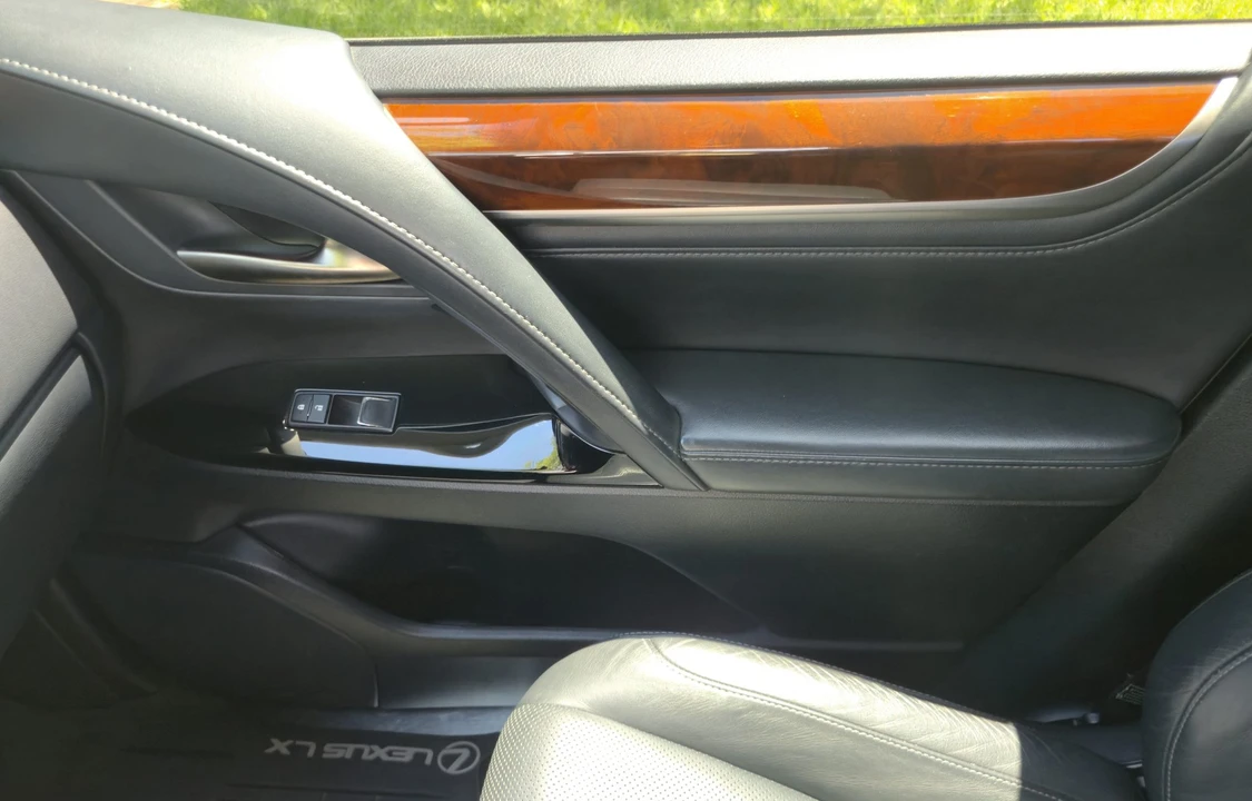 2017 Lexus LX 3rd Gen - Image 16 of 31