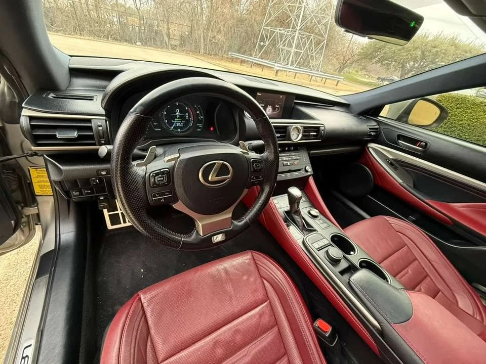 2017 Lexus RC - Image 10 of 11