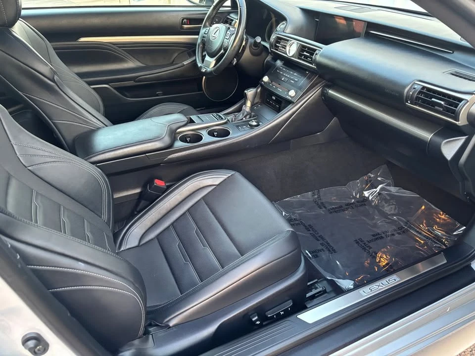 2017 Lexus RC - Image 11 of 20
