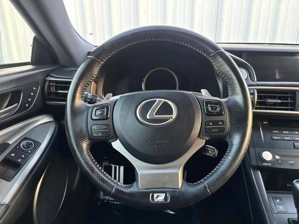 2017 Lexus RC - Image 16 of 20