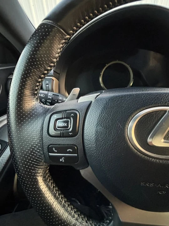 2017 Lexus RC - Image 14 of 20