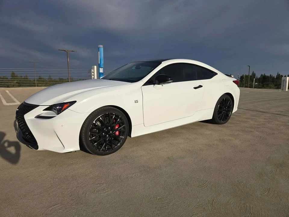 2017 Lexus RC - Image 4 of 10