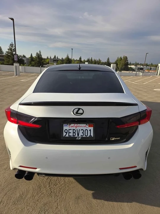 2017 Lexus RC - Image 7 of 10