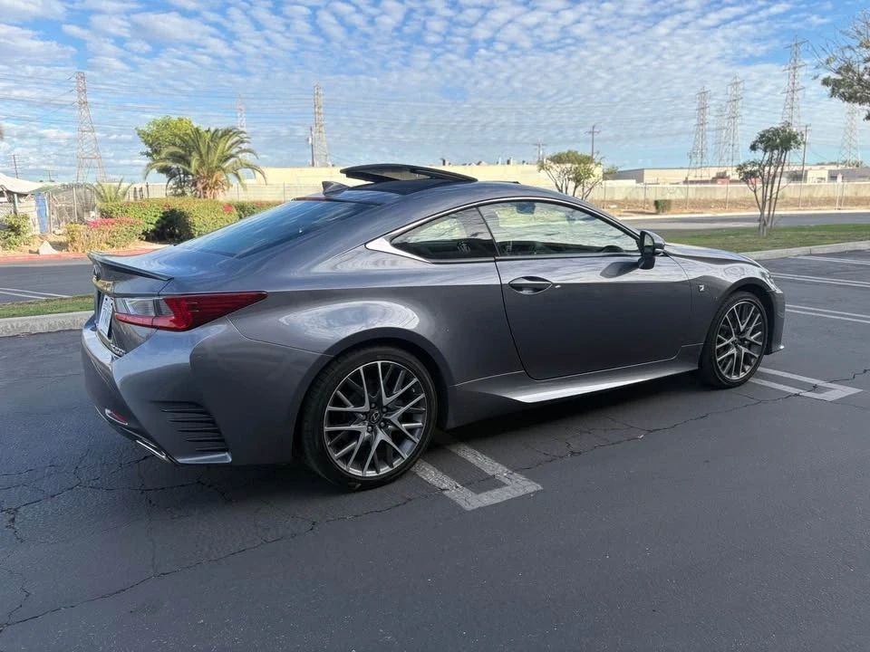 2017 Lexus RC - Image 4 of 12