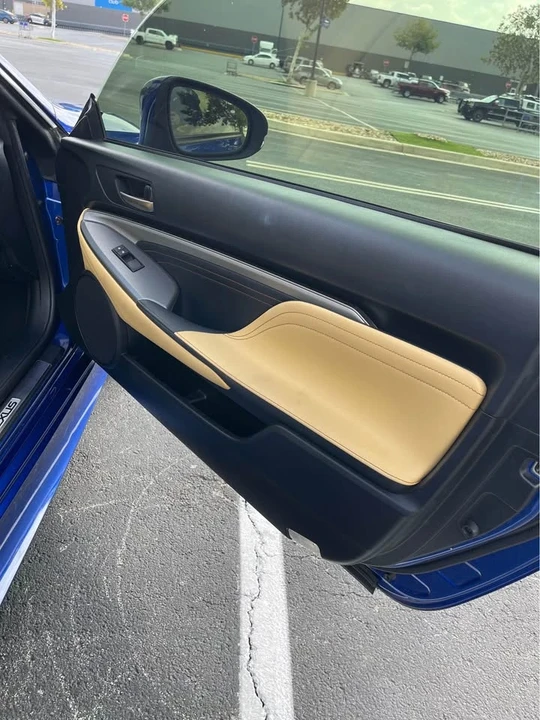 2017 Lexus RC - Image 15 of 20