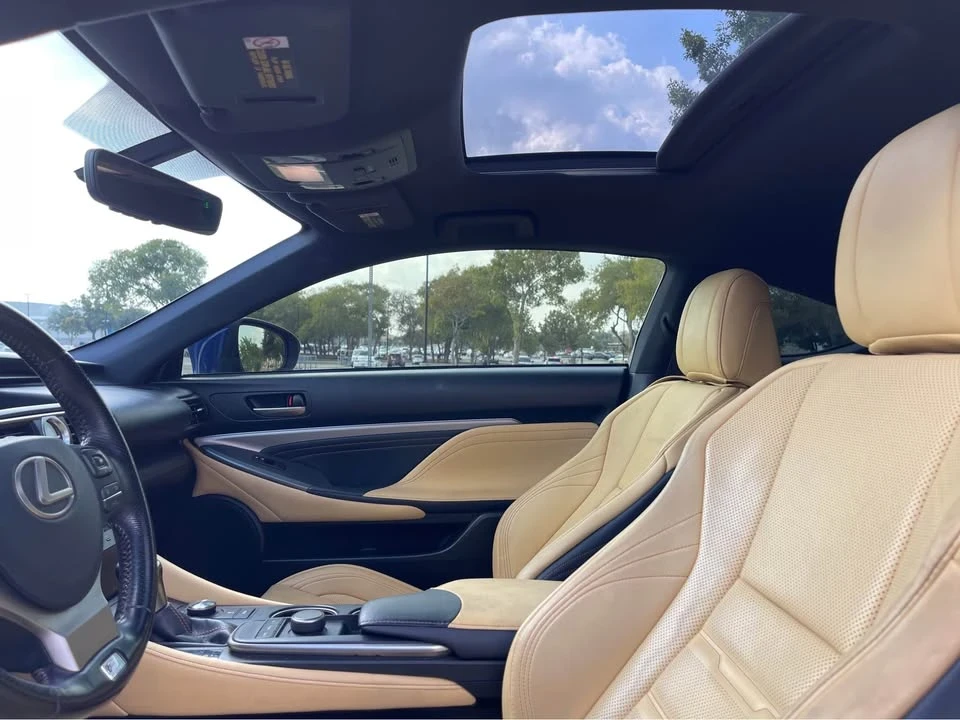 2017 Lexus RC - Image 18 of 20