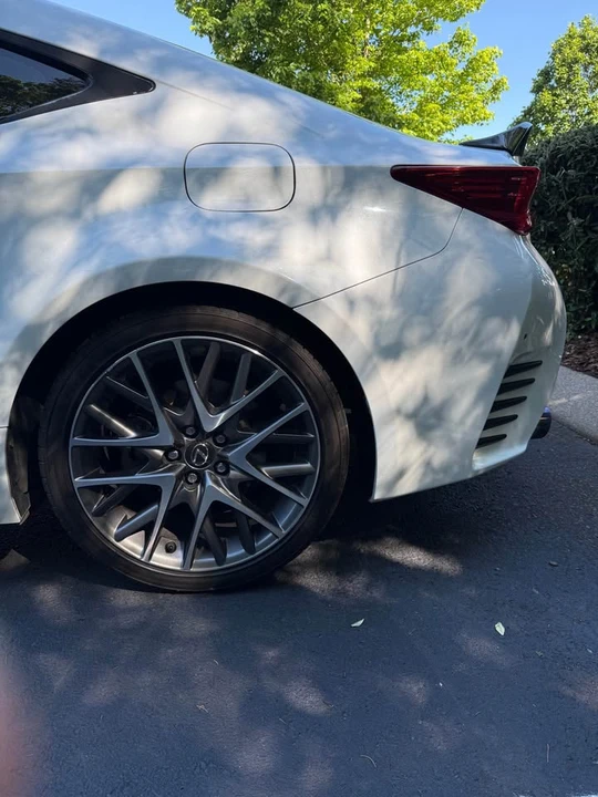 2017 Lexus RC - Image 7 of 15