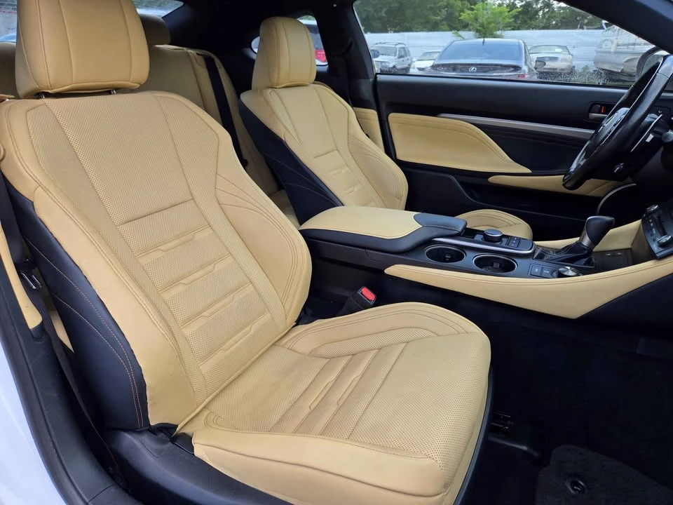 2017 Lexus RC - Image 18 of 20