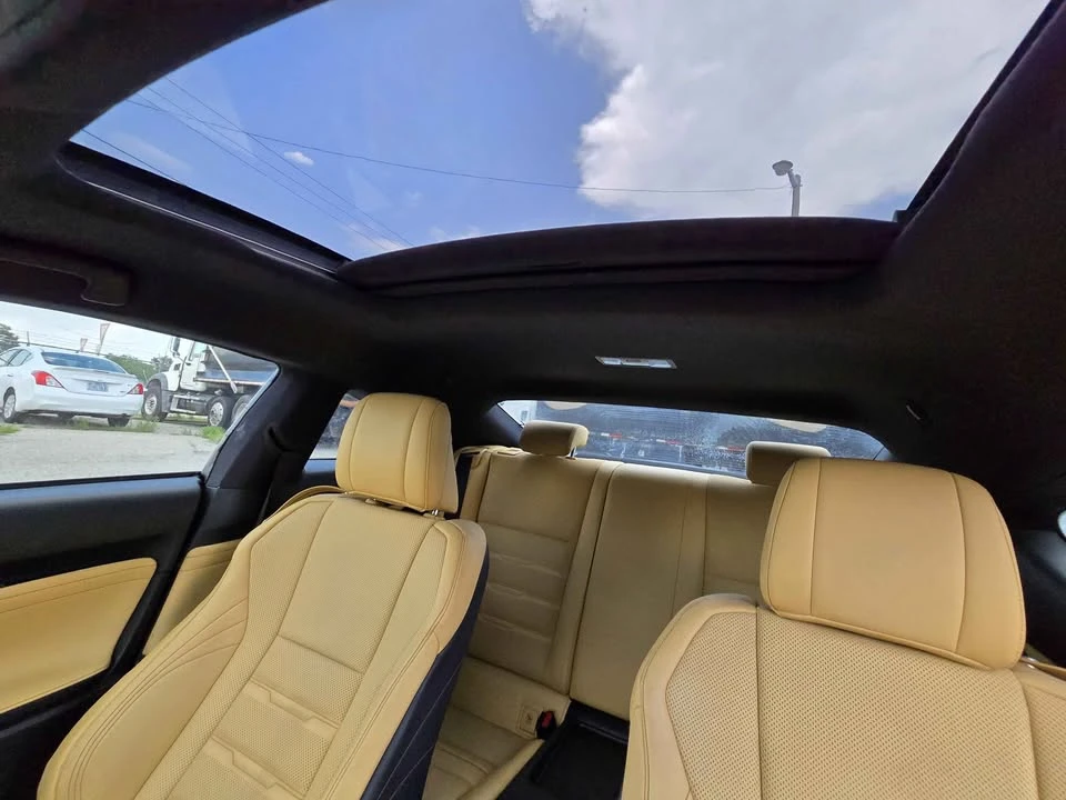 2017 Lexus RC - Image 15 of 20