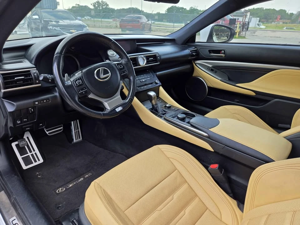 2017 Lexus RC - Image 11 of 20