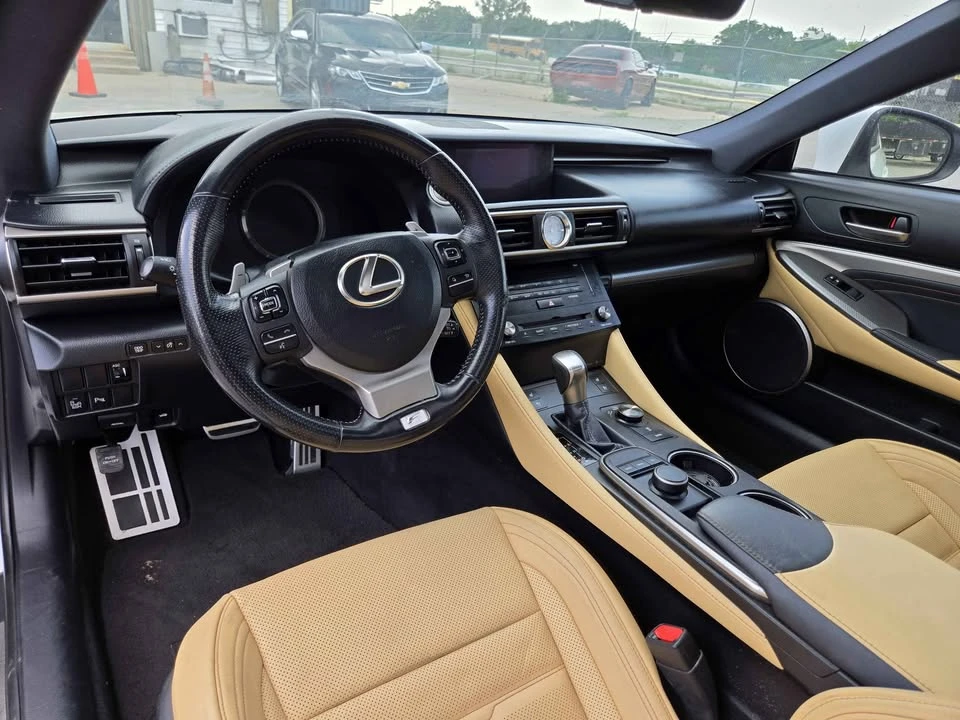 2017 Lexus RC - Image 14 of 20