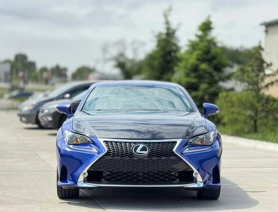 2017 Lexus RC - Image 8 of 16