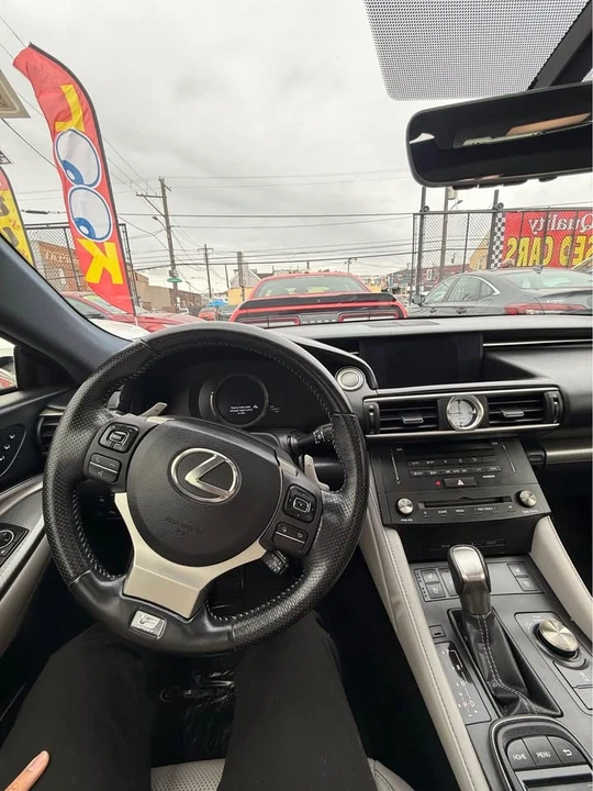 2017 Lexus RC - Image 7 of 11
