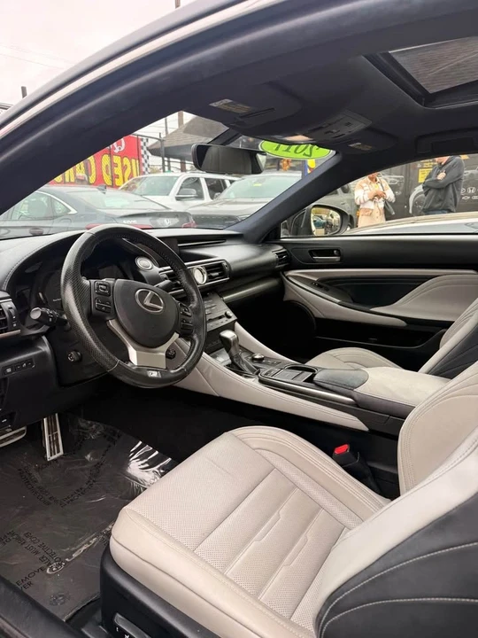2017 Lexus RC - Image 4 of 11