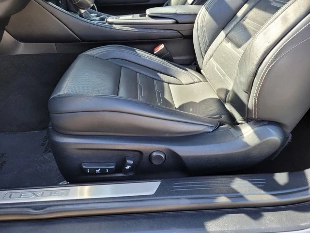 2017 Lexus RC - Image 11 of 12