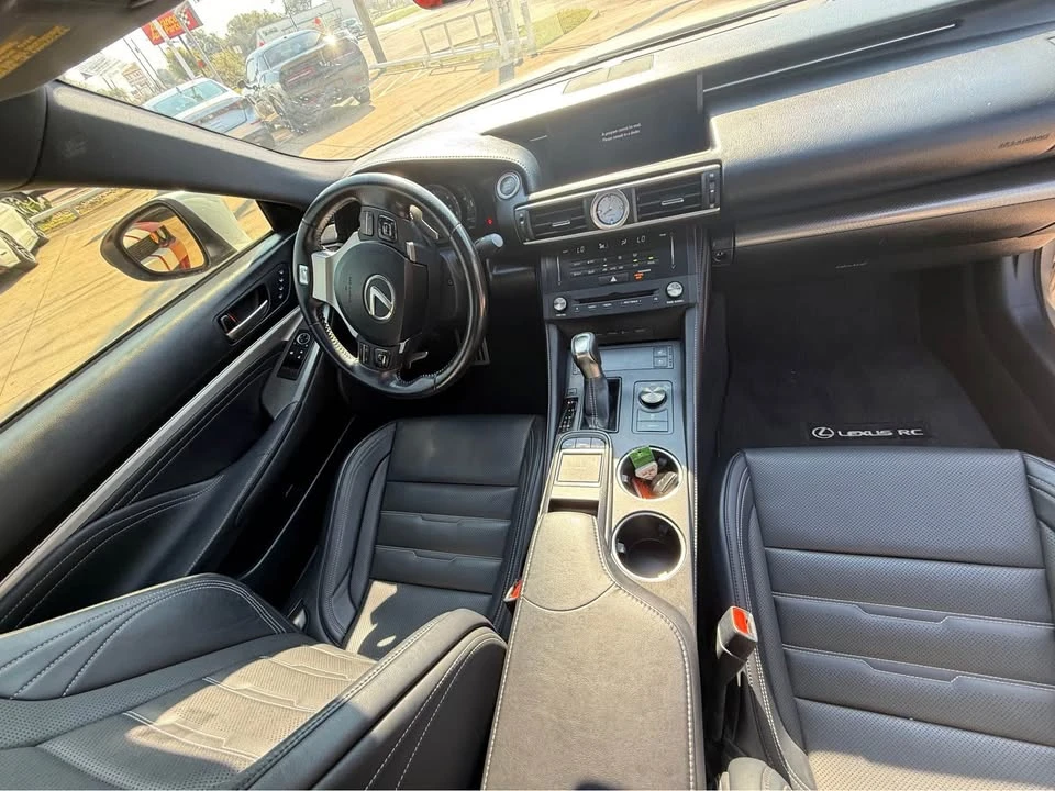 2017 Lexus RC - Image 6 of 7