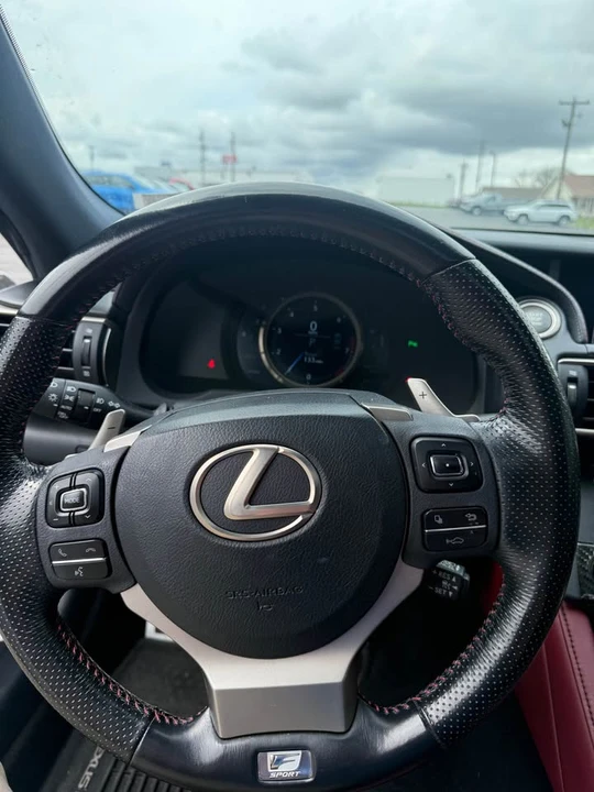 2017 Lexus RC - Image 11 of 14